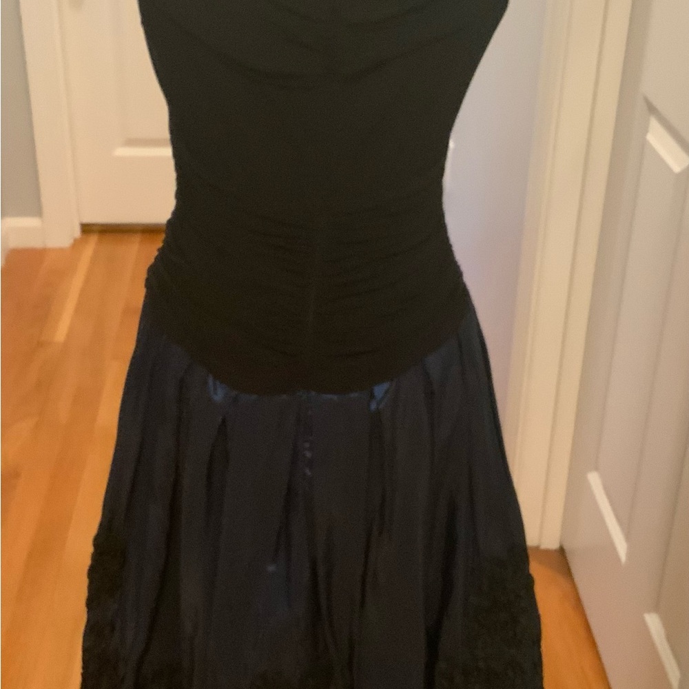 NWOT Fashionable dress, sleeveless, black with blue decorative bottom. Size 10 - Picture 8 of 10